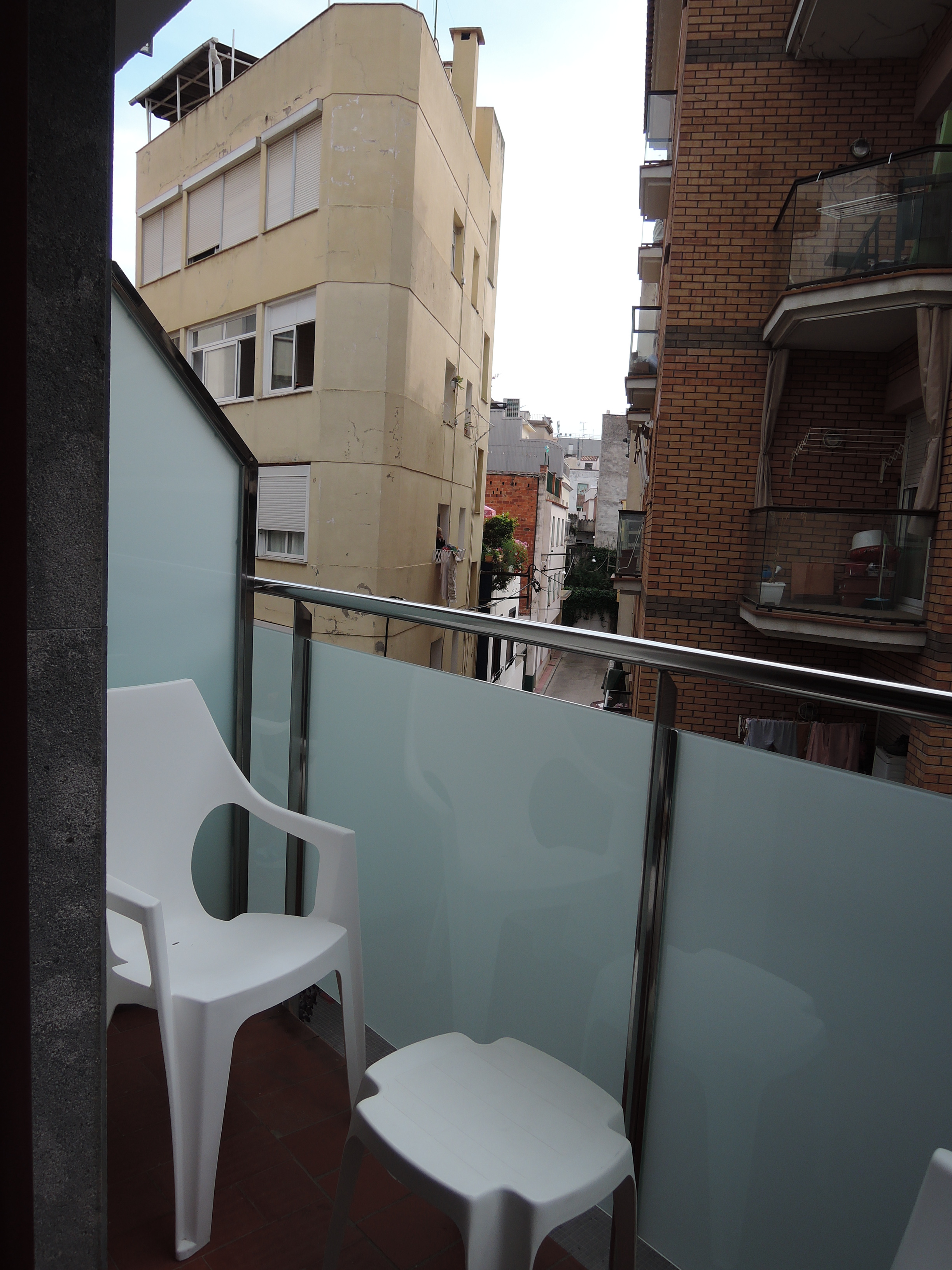 Double Room with Balcony and Private Bathroom 6